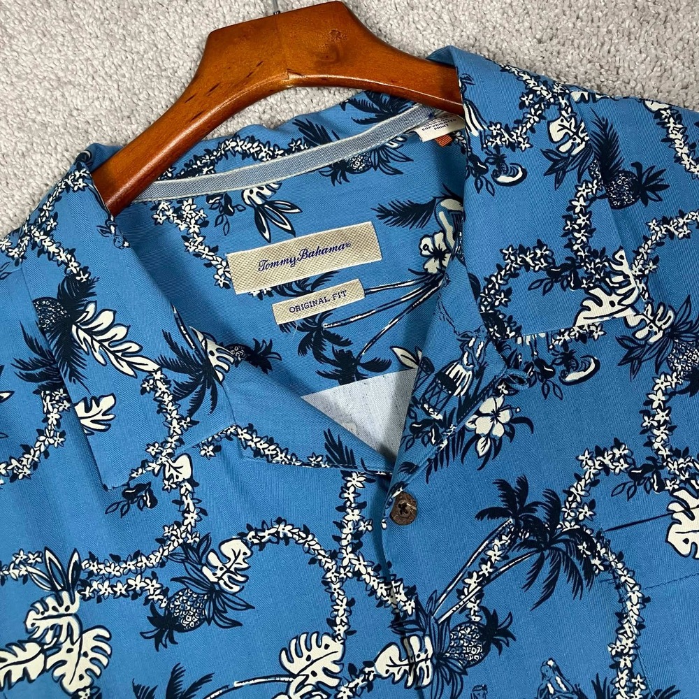 Tommy Bahama Button Up Shirt Mens XXL Blue Silk Hula Pineapple Hawaiian Aloha